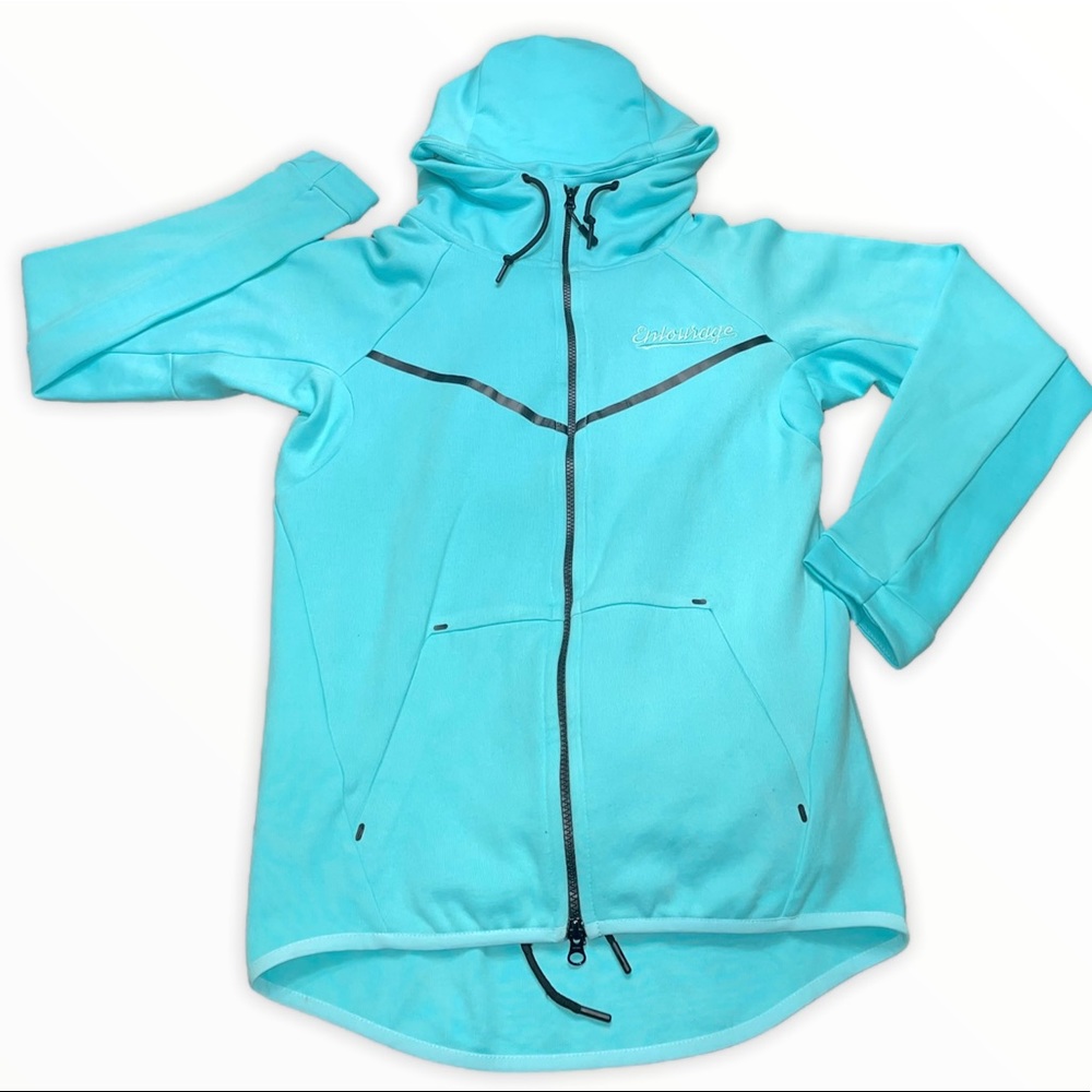Tech Suit - Turquoise 

Tech Fleece is a lightweight insulator with premium look